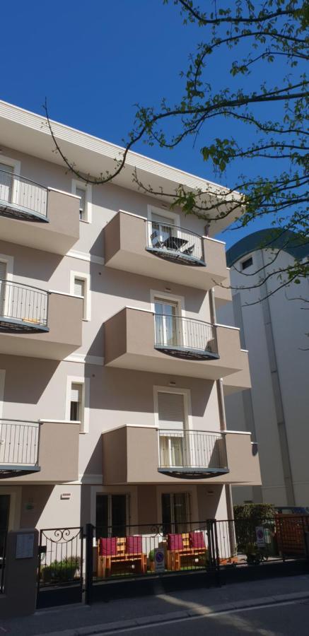 Residence L'Appartamento Rimini Ngoại thất bức ảnh